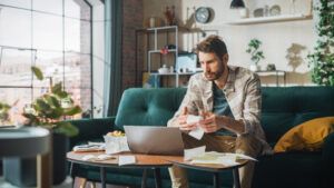 Navigating Bankruptcy for Freelancers and Independent Contractors - BlogMR3.12